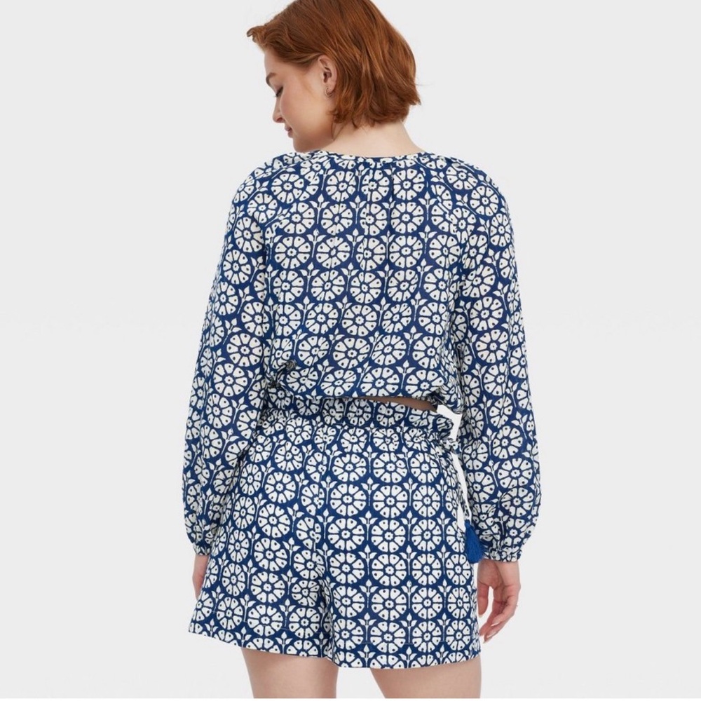 Target x Roller Rabbit Women’s Daisy Floral Long Sleeve Top and Shorts (Set) - Picture 2 of 5